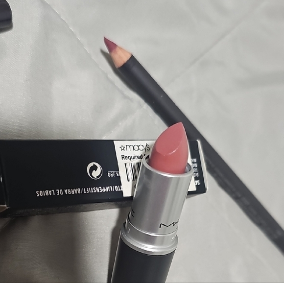 MAC Cosmetics Pink Lipstick and Pencil Duo - Picture 3 of 9